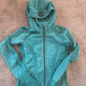 Lululemon size 6 scuba hoodie